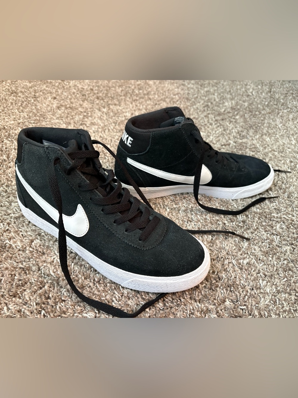 Nike SB Zoom Blazer Mid size 9 black and white sneaker